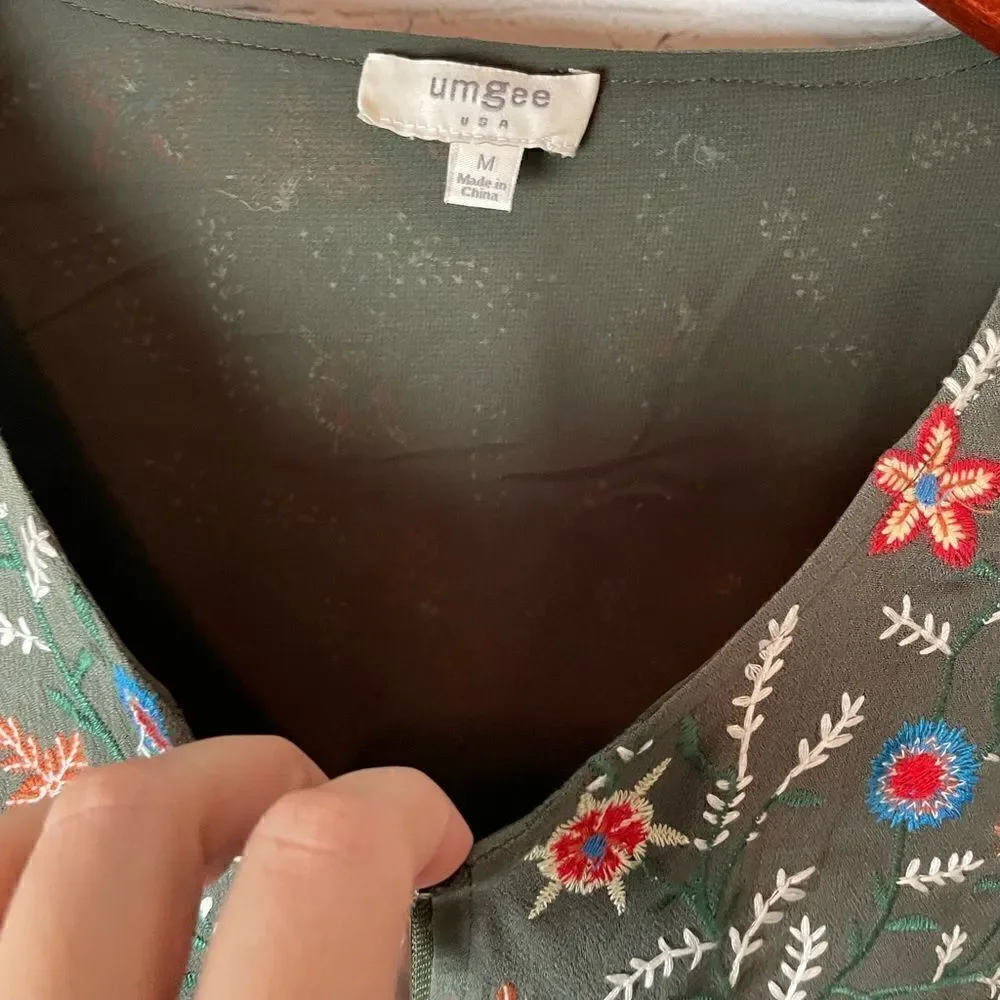 UMGEE Ruffled Zipper Front Jacket with Floral Embroidered Detail Medium - Picture 8 of 16